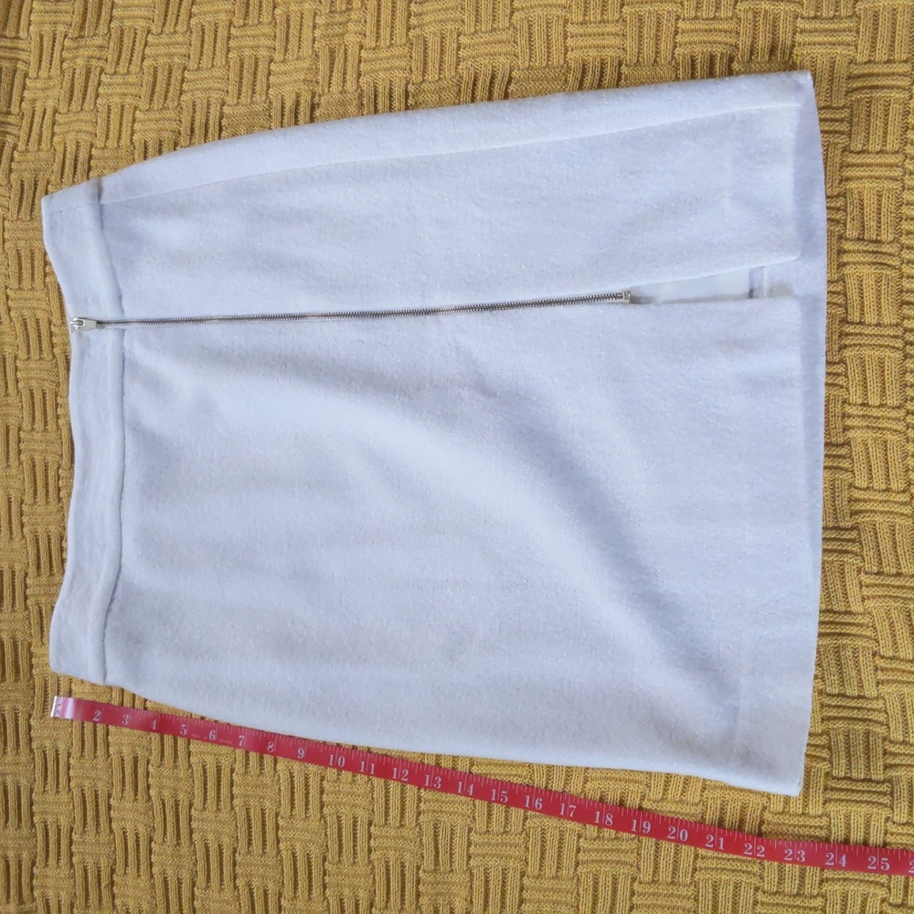 Banana Republic wool-blend fuzzy winter white pencil skirt size 6